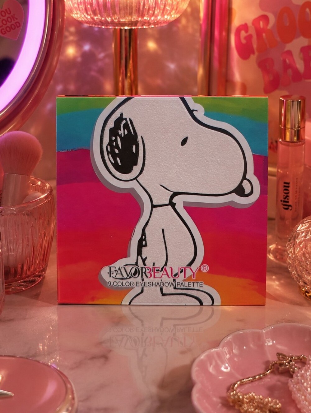 Snoopy 9pc eyeshadow palette - Picture 2 of 3